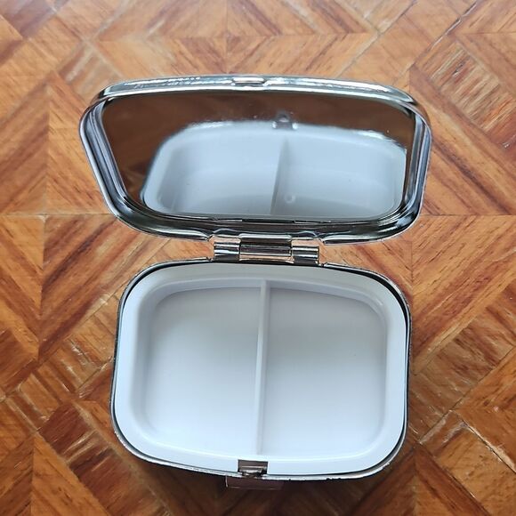 NWOT Cat-Themed Metal Pill Box - Picture 2 of 5